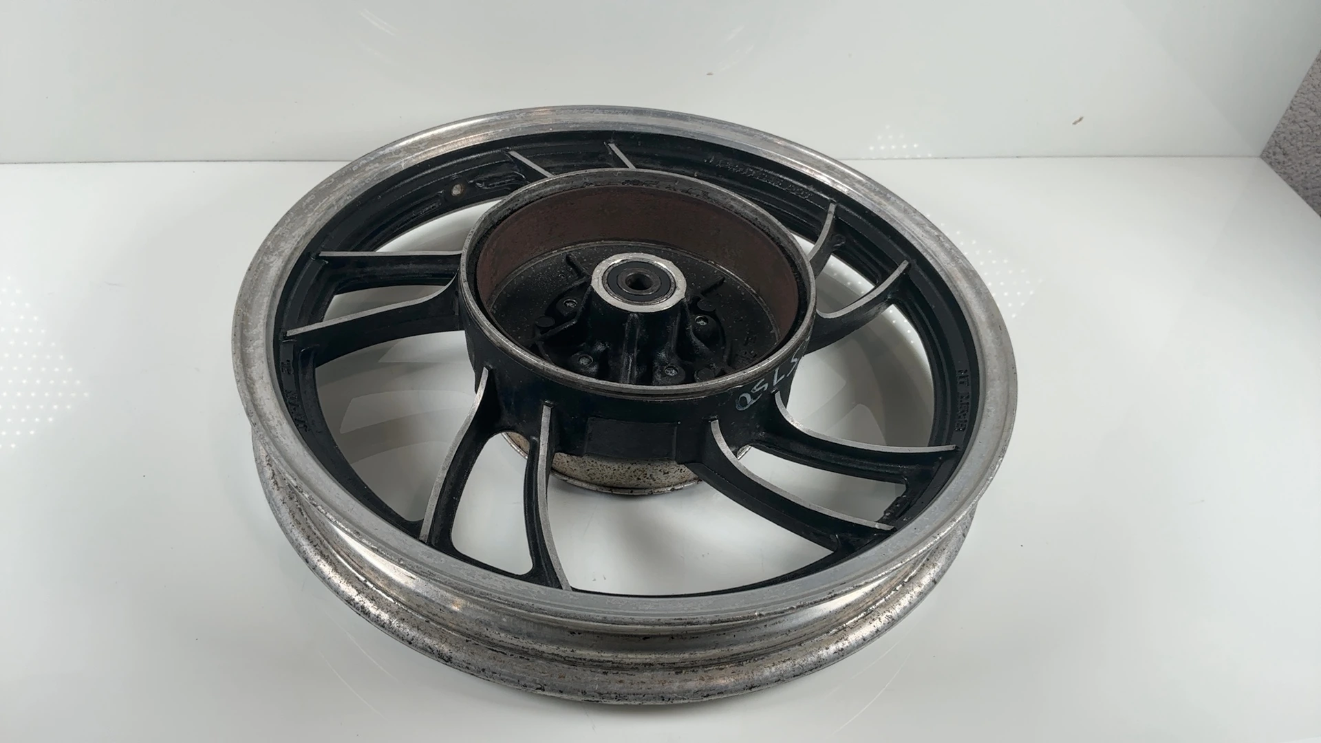 Yamaha Seca XJ750R 750 Rear Wheel Rim 1981-1983 OEM 5G2-25338-29-98 - Image 3