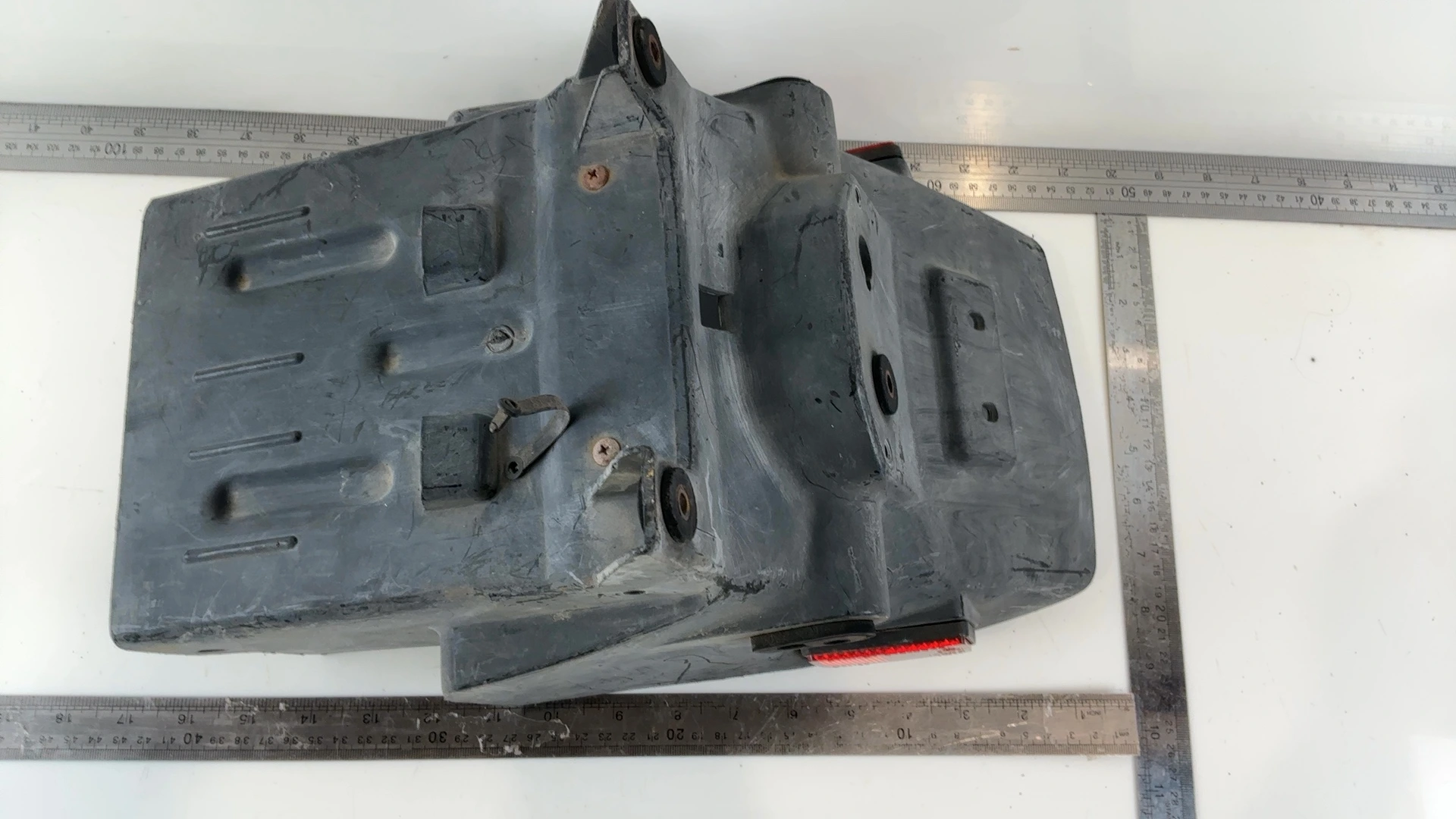 Kawasaki GPz400R ZX400D 400cc Rear Fender Mudguard 1985-1989 OEM 35023-1130 - Image 3