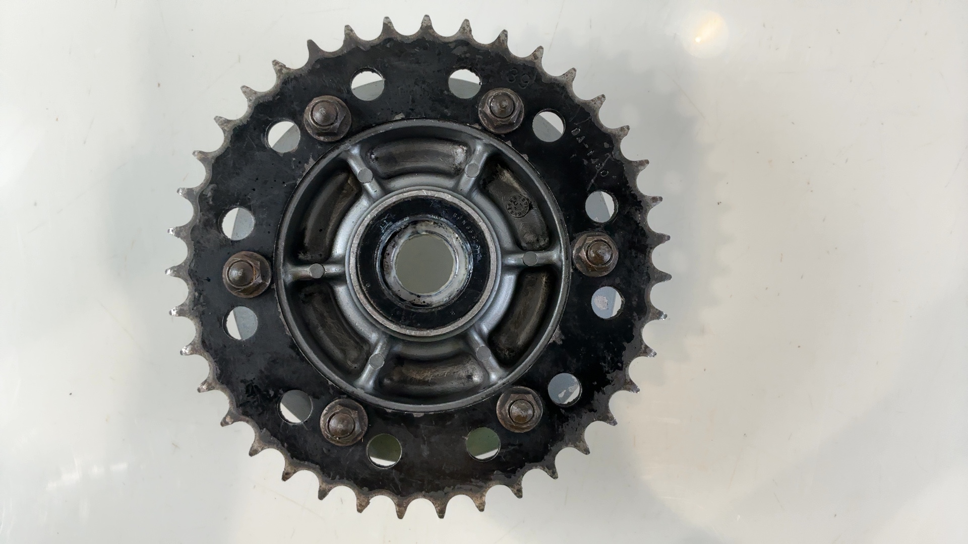 KAWASAKI ZEPHYR ZR750 750CC REAR SPROCKET CARRIER HUB 1991 1993 OEM 42033-1188 - Image 1