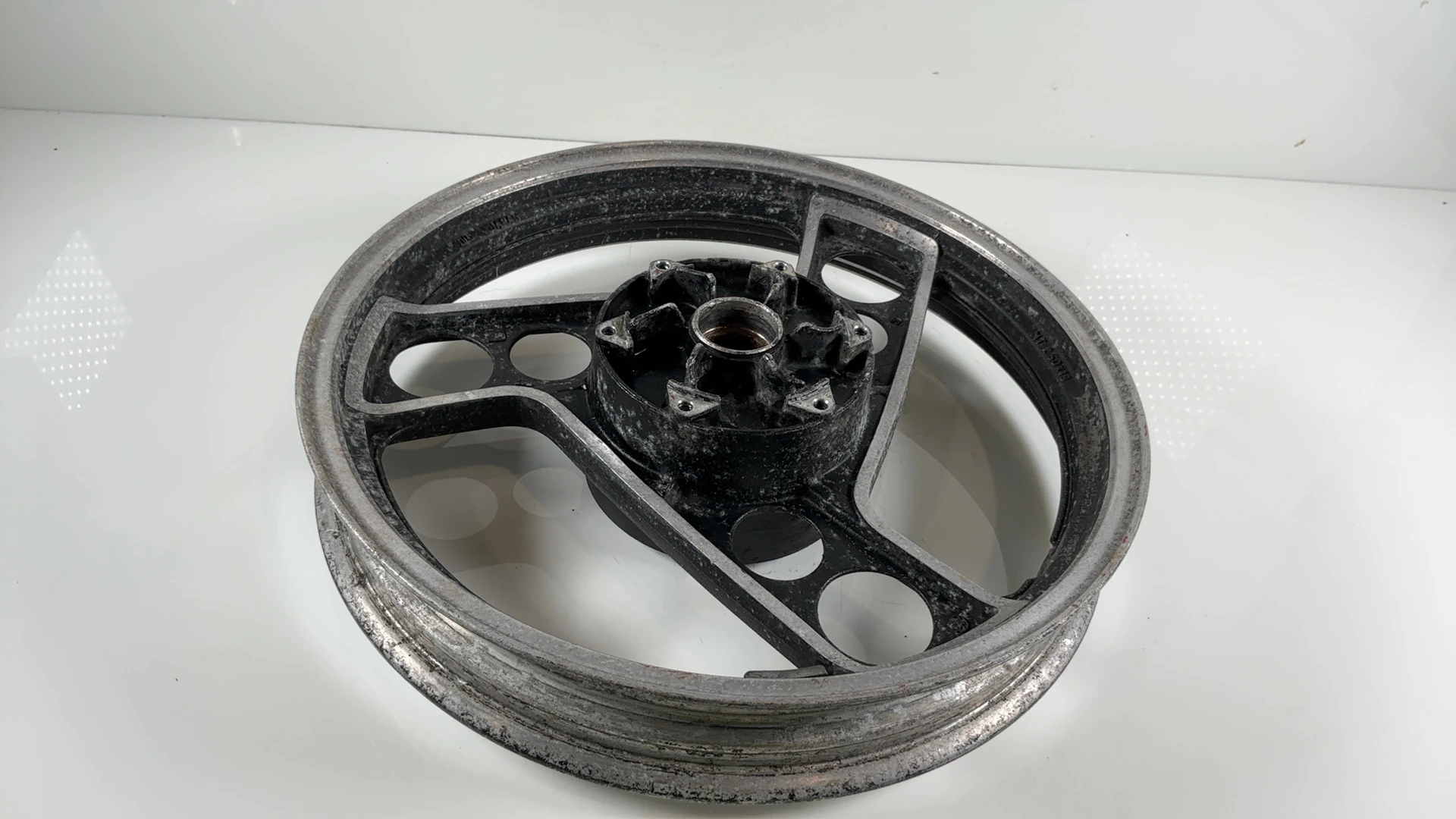 Yamaha FJ600 51J 600cc Rear Wheel Rim 1984-1985 OEM 33M-25338-00-98 - Image 6