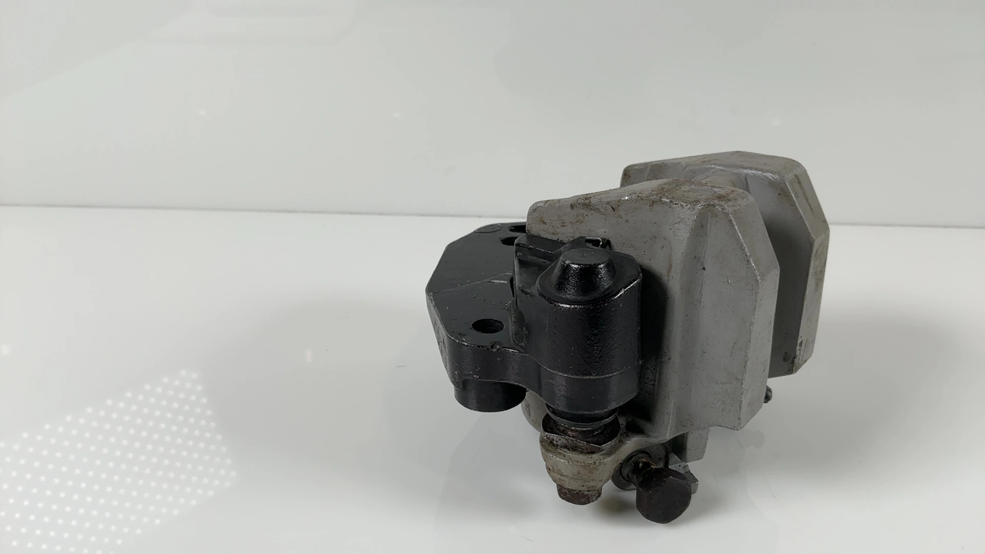 Kawasaki Police KZ1000P 1000 Front Left Brake Caliper 1991 1992 OEM 43041-1046 - Image 7