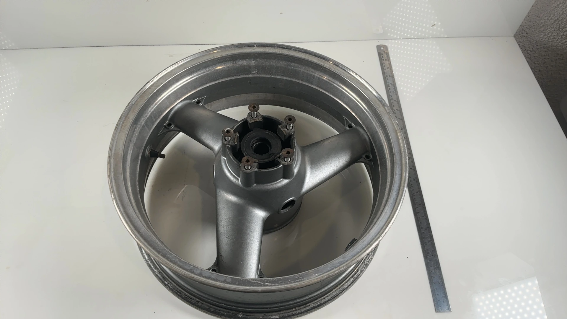 Kawasaki ZXR750 Ninja ZX750L 750CC Rear Wheel Rim 1993-1995 OEM 41073-1547-CJ - Image 3