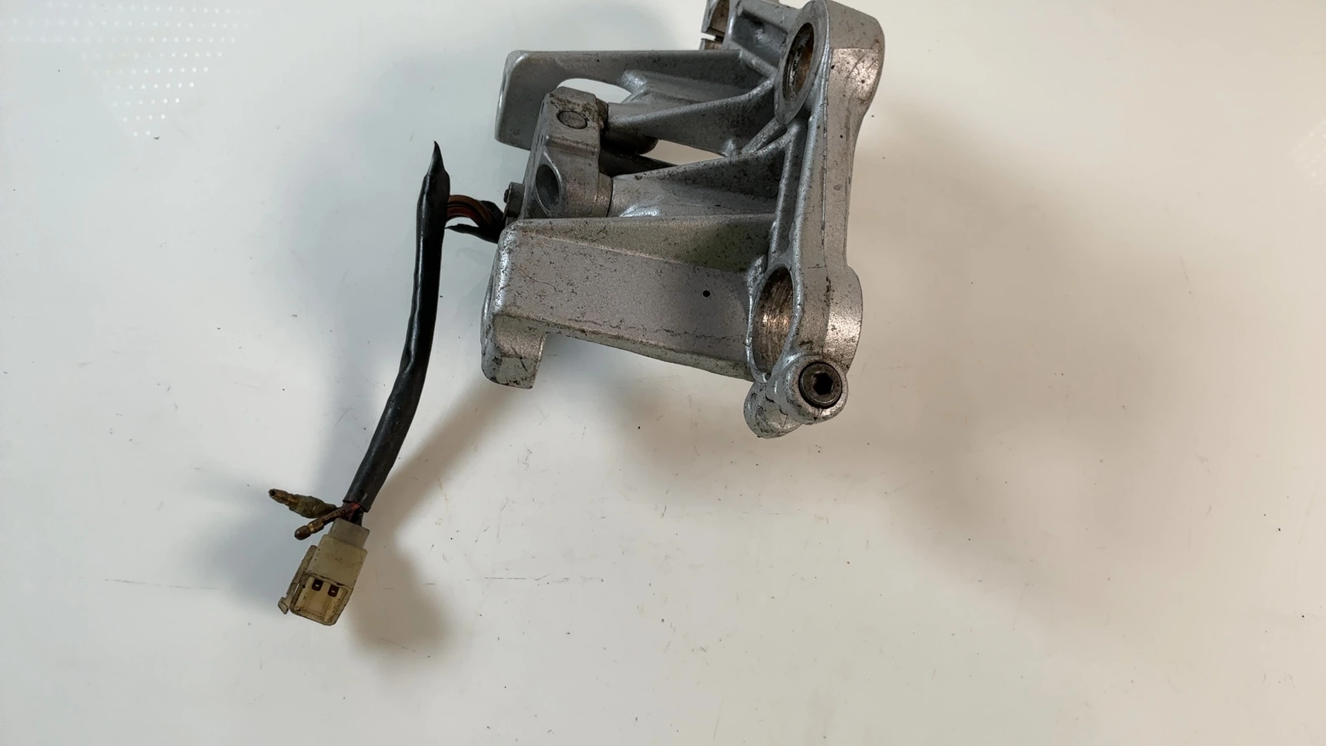 Yamaha TZR125 2RH 125cc Upper Fork Bridge Top Yoke 1987-1992 OEM 2RH-23435-00-98 - Image 3