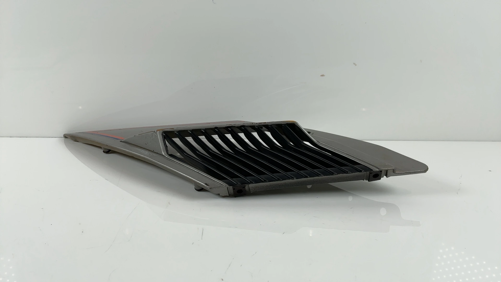 Honda Elite CH150 150cc Front Left Vent Grille Cover 1984-1986 OEM 64312-KN7-670 - Image 5