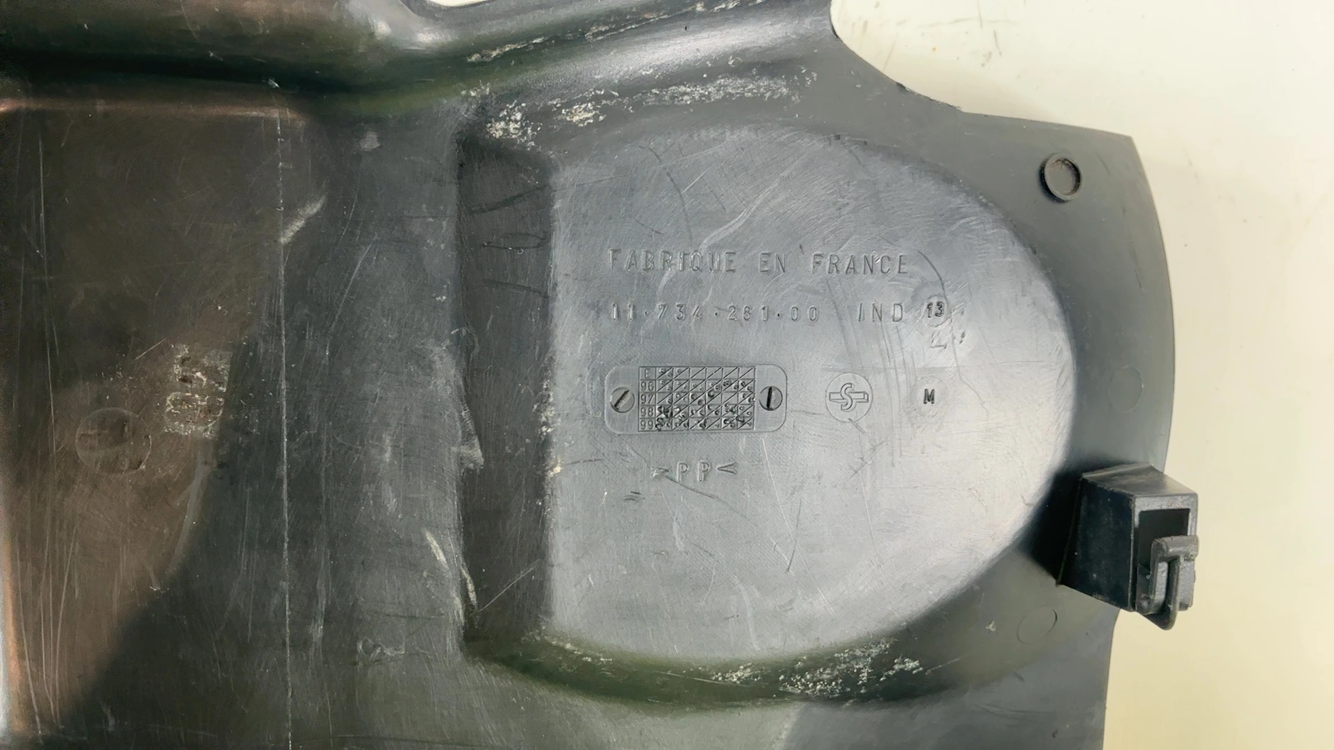 Peugeot Speedfight 2 50 CC Rear Number Plate Holder Fender 2000-2007 OEM 734281N - Image 3