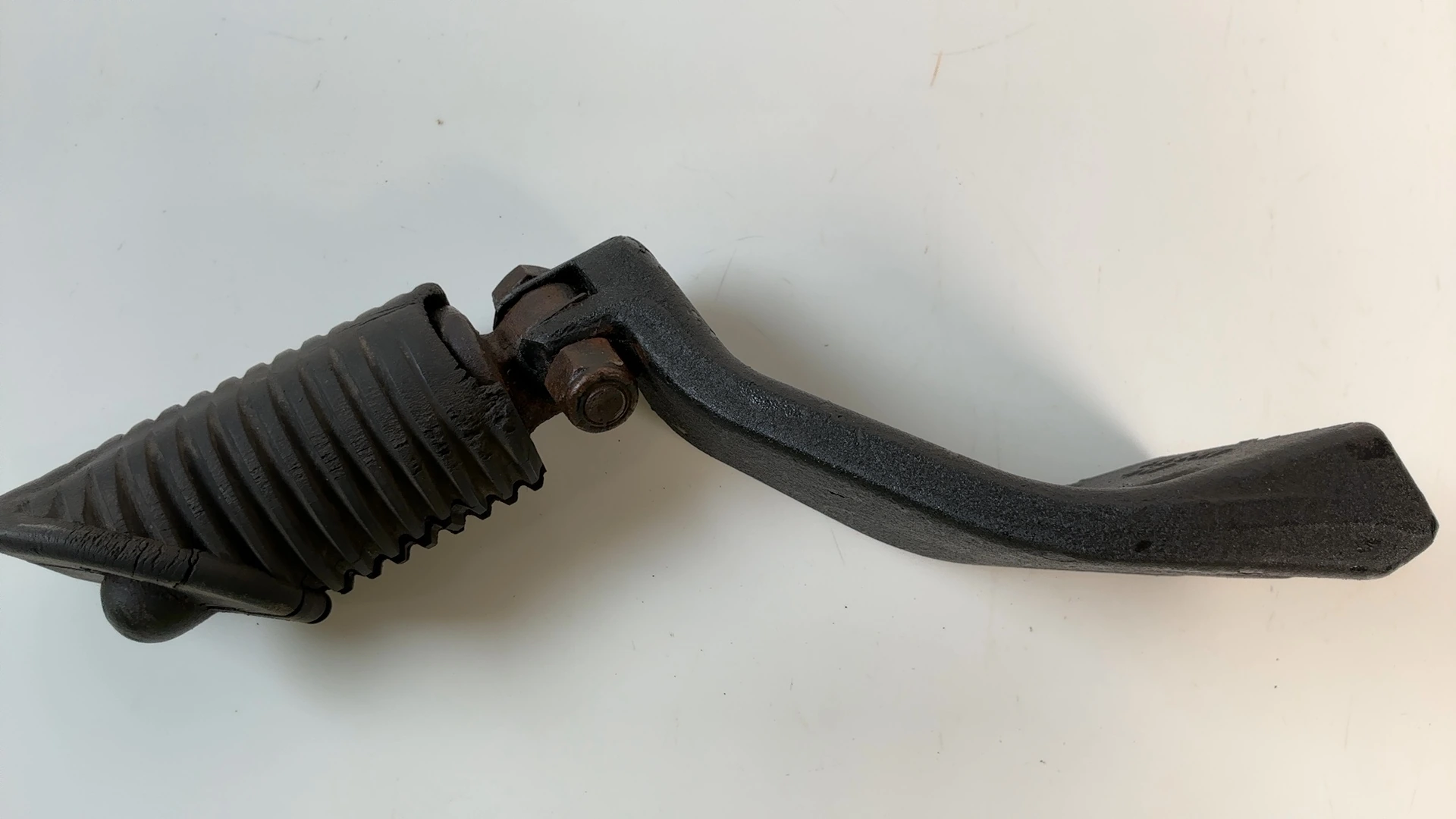 Harley Dyna Street Bob FXDB 1584 Passenger Foot Peg Mount 2006-2017 OEM 50210-06 - Image 5