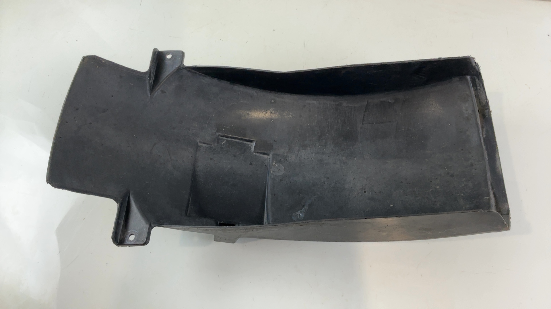Yamaha FZR1000 3GM 1000 CC Rear Inner Fender 1991 1994 OEM 3GM-W2161-01-00 - Image 3