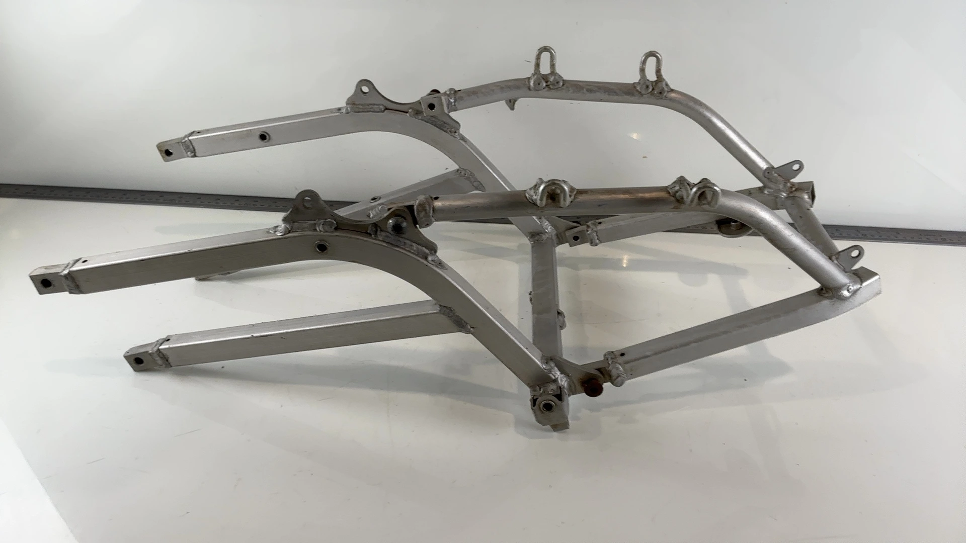 Suzuki GSXR 600 750 SRAD Rear Subframe 1996-1999 OEM 41200-33E20 - Image 3