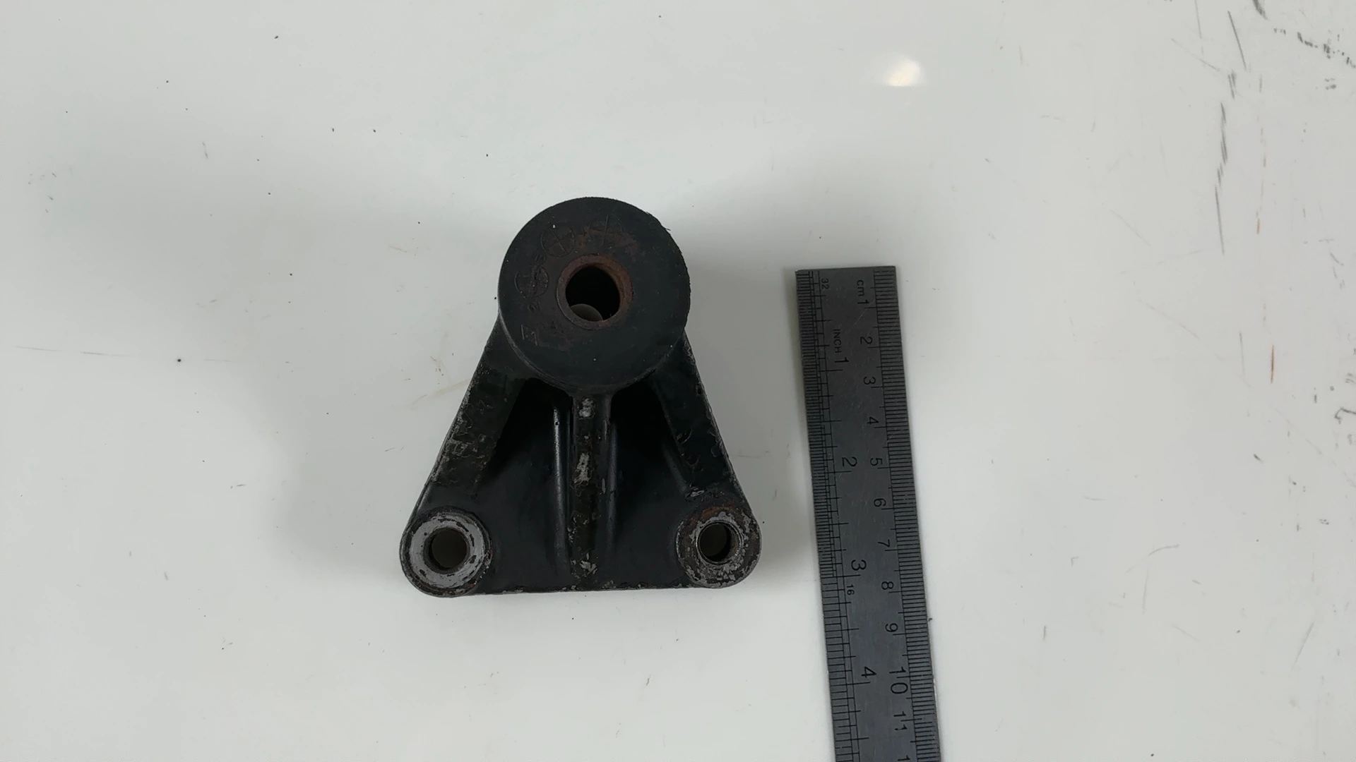 Kawasaki GT550 GT 550 Front Right Engine Mount Bracket 1983-1994 OEM 32029-1193 - Image 3