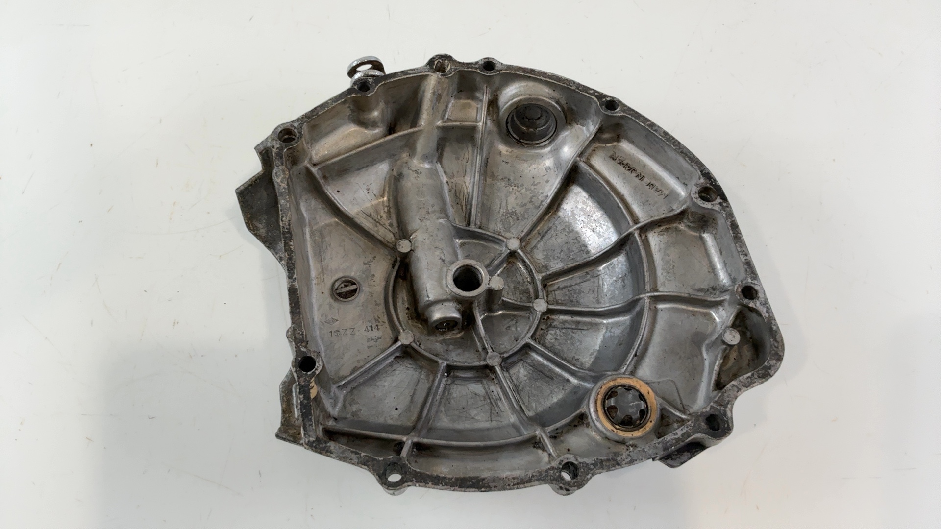 Suzuki GS650G GS650 650cc Clutch Cover 1981-1983 OEM 11340-34202 - Image 3