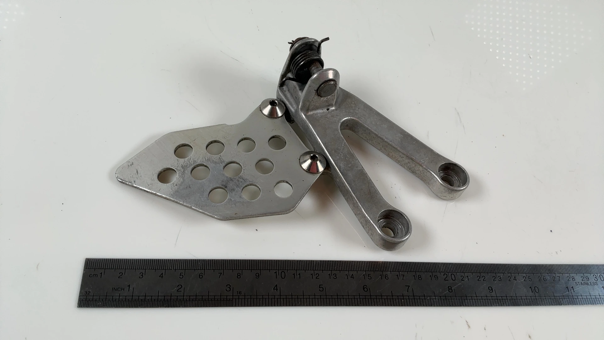 Honda CBR600RR PC40 600cc Left Front Footrest Bracket 2007-08 OEM 50760-MEE-D00 - Image 5
