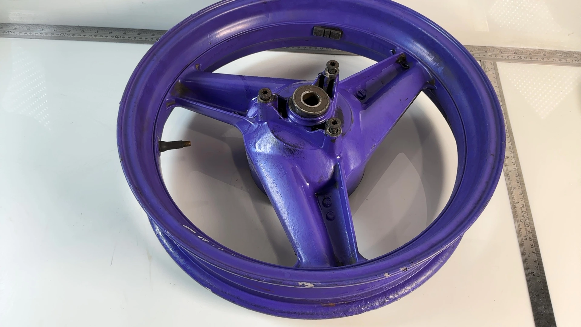 Honda CBR600 Hurricane F1 600cc Front Wheel Rim 1987-1990 OEM 44650-KT8-305ZA - Image 3