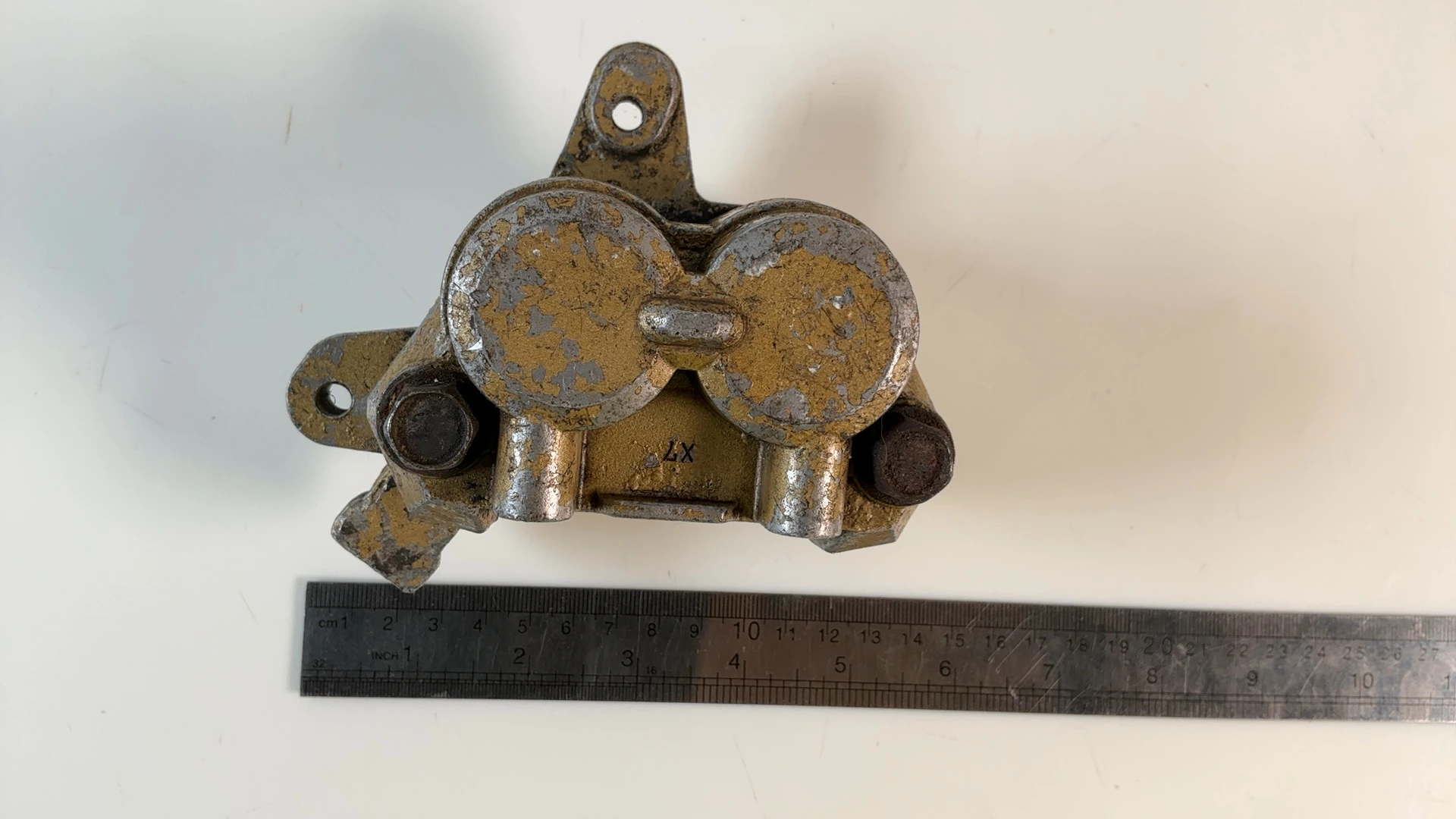 Suzuki RG500 Gamma 500cc Front Left Brake Caliper 1985-1987 OEM 59300-04820 - Image 4