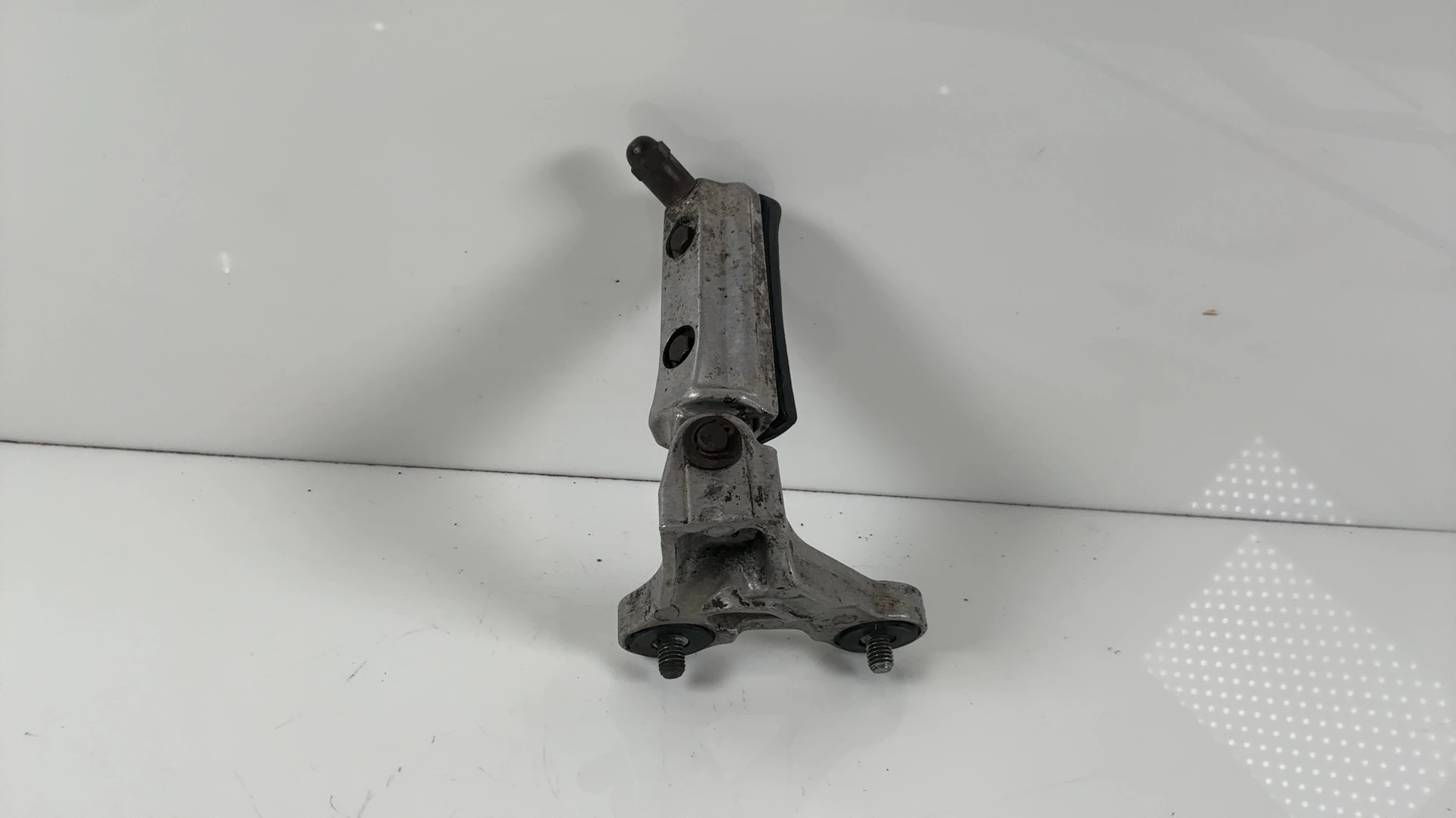 Honda CBR1000F SC24 1000cc Left Foot Rest Bracket 1989-1992 OEM 50640-MS2-670 - Image 2