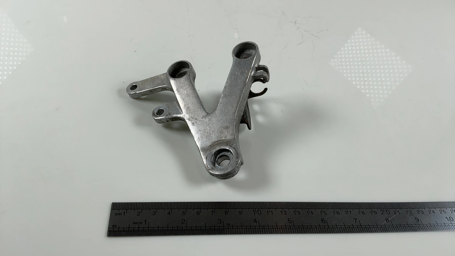 Honda CBR929RR SC44 929cc Front Right Footrest Bracket 2000-2001 50600-MCJ-000 - Image 5