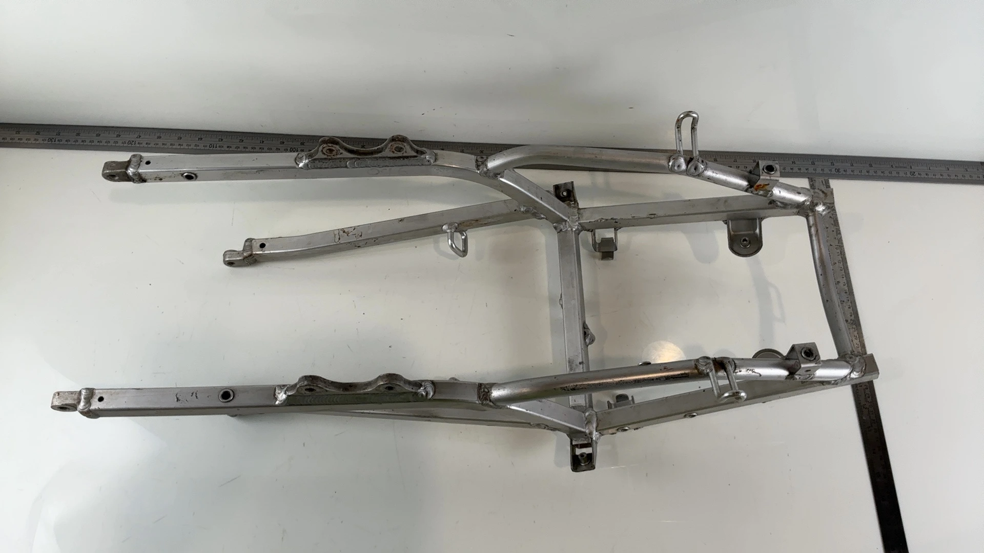 Suzuki GSXR 600 GSX-R750 K6 K7 Rear Subframe 2006 2007 OEM 41200-01H00 - Image 2