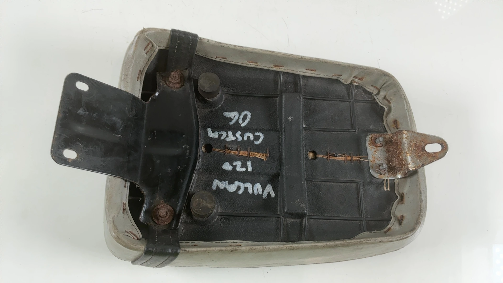 Kawasaki Vulcan Custom VN125 125cc Rear Passenger Seat 2005-06 OEM 53001-1979-MA - Image 7