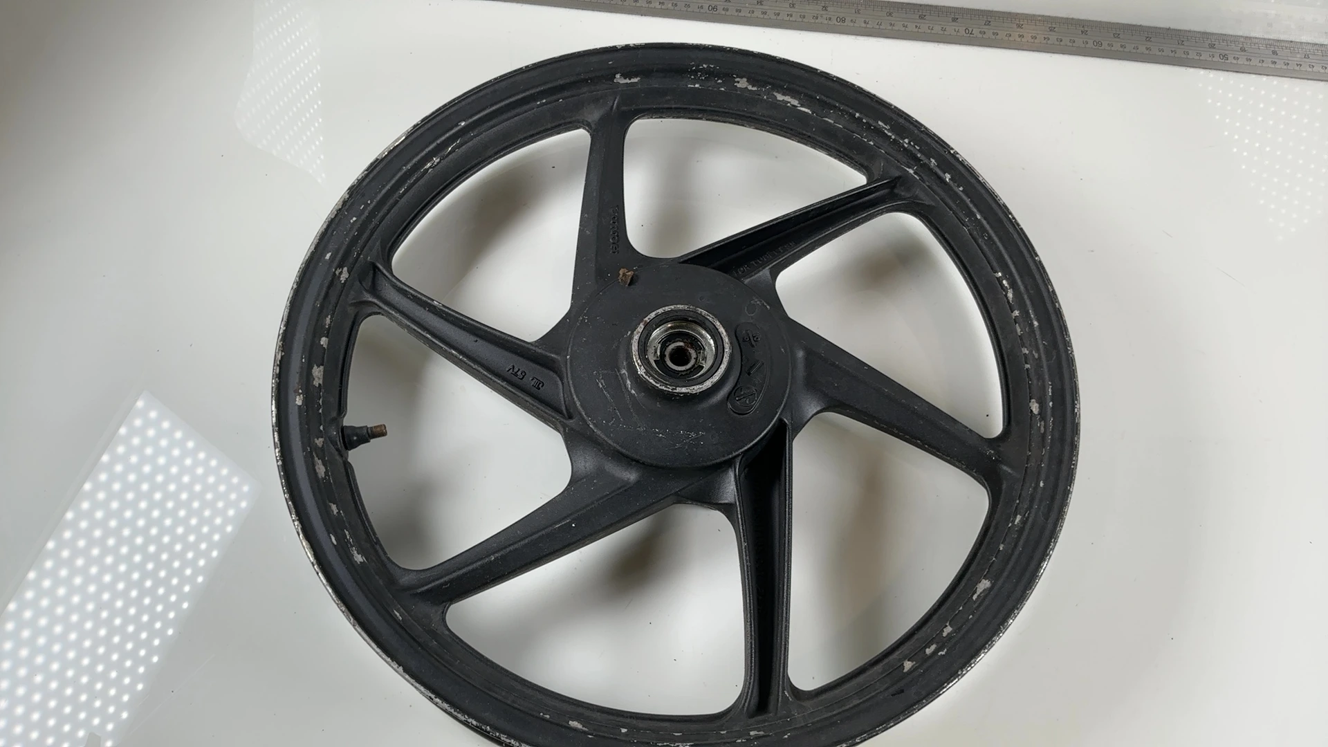 Honda CBF125 JC40 125cc Front Wheel Rim 2008-2015 OEM 44650-KWF-930 57V