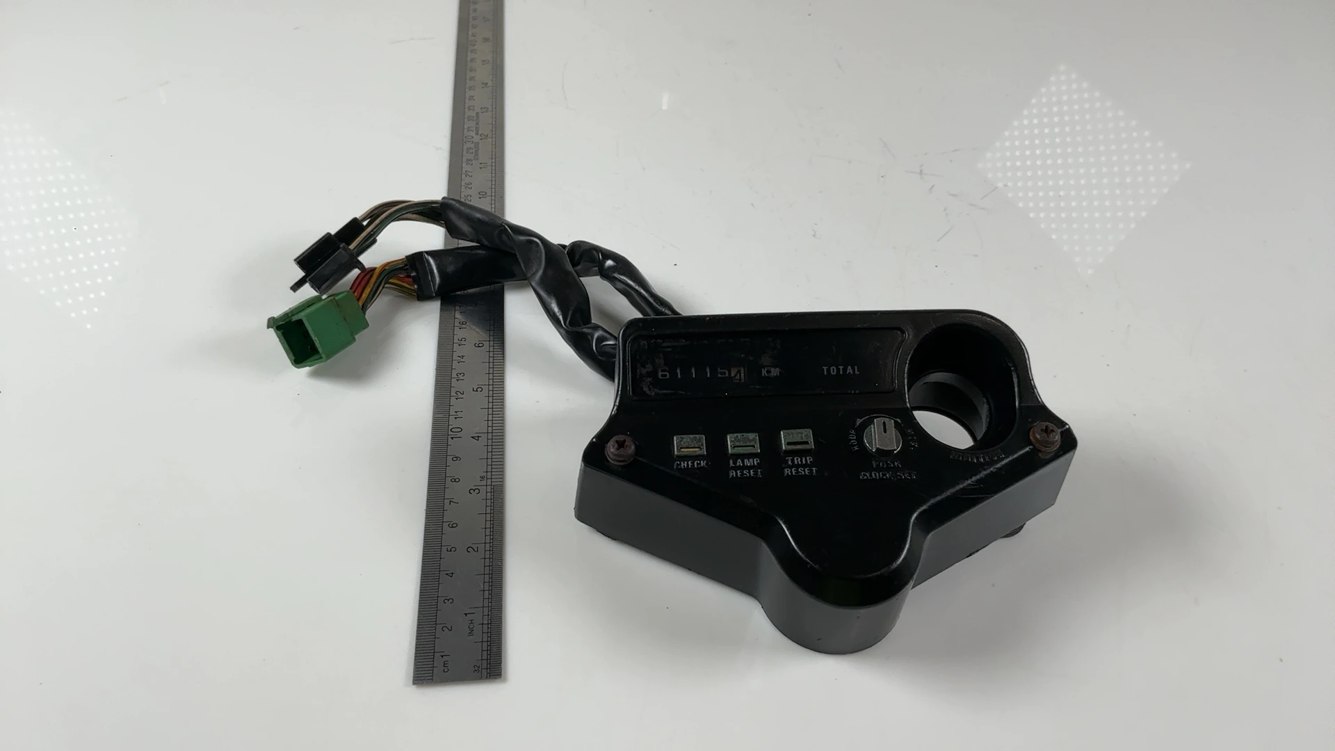 Honda V45 Sabre VF750S Odometer Center Indicator Panel 1982-1983 37210-MB0-671 - Image 4