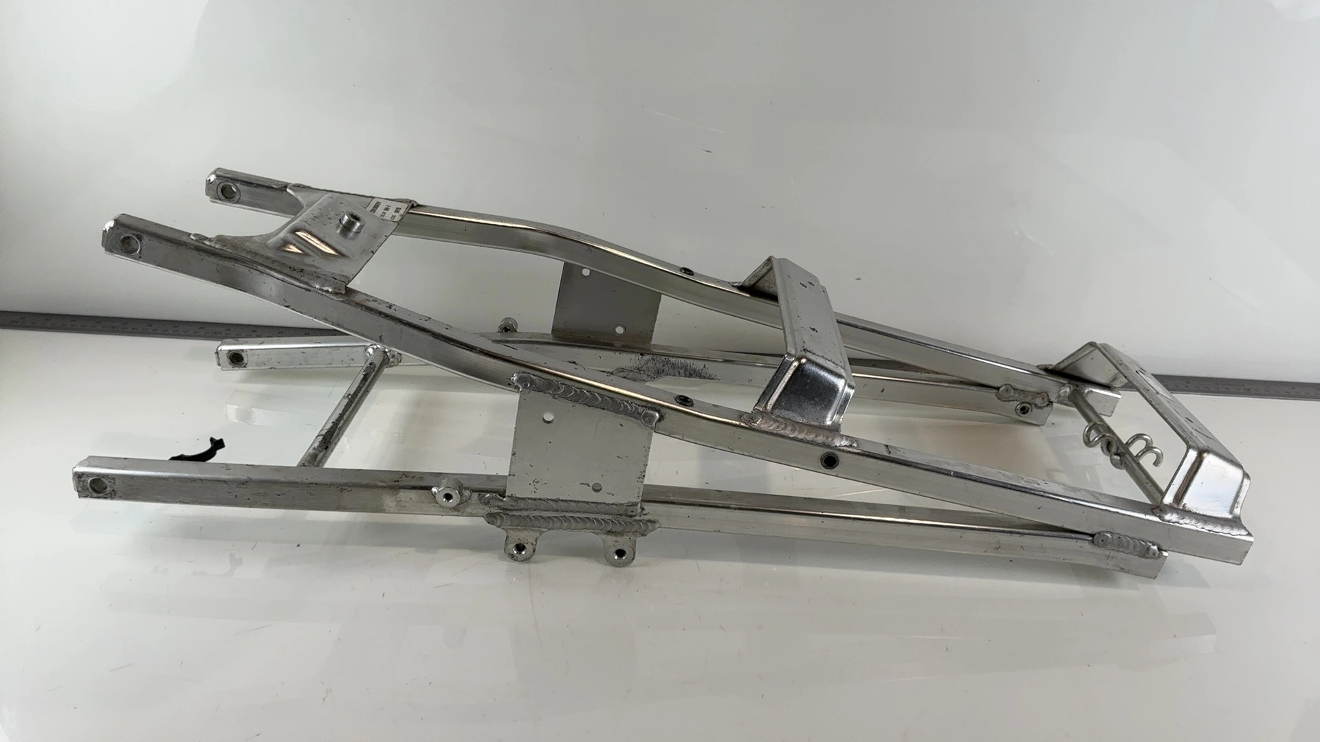 Honda CBR900RR SC28 900 CC Rear Subframe 1993-1995 OEM 50200-MW0-000 - Image 3