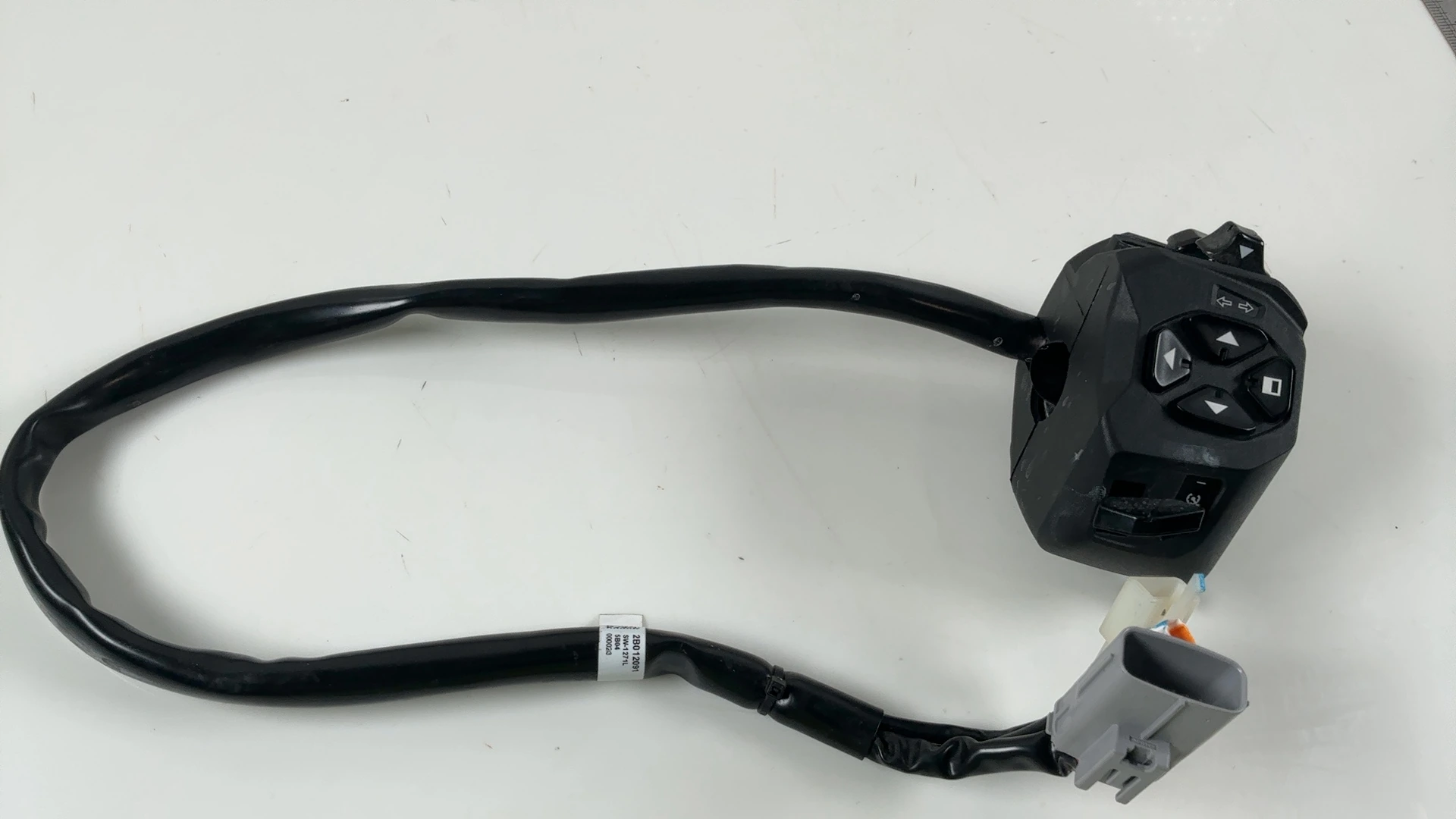 Aprilia Tuono V4 1100 Factory 1100 Left Handle Switch 2025 2026 OEM 2B012091
