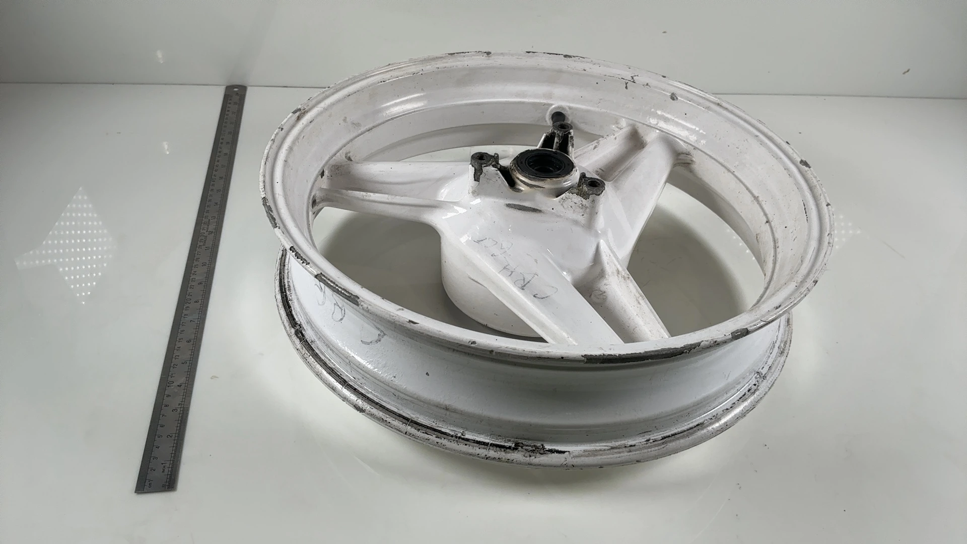 Honda CBR600F PC19 600cc Rear Wheel Rim 1987-1990 OEM 42650-MN4-305ZD - Image 4