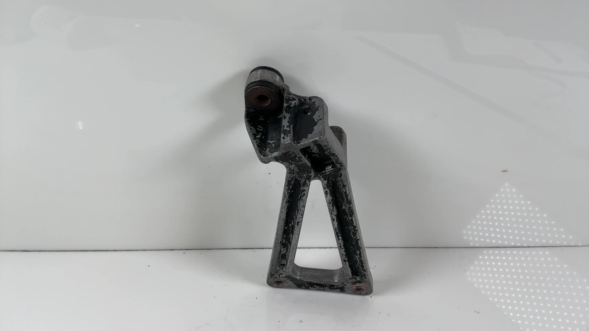 Kawasaki Ninja ZX7R ZX750P 750 Rear Right Foot Peg Bracket 1996-2003 35011-1555 - Image 2
