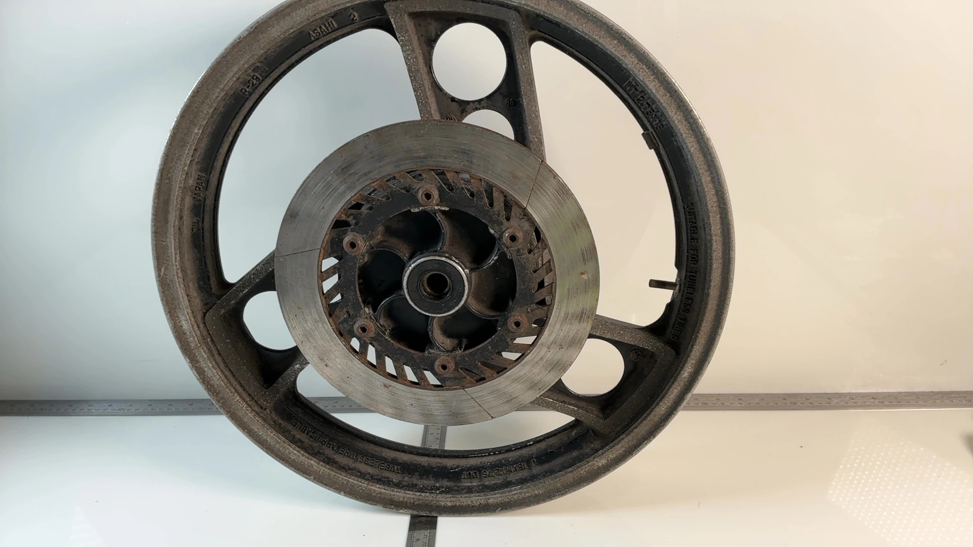 Yamaha XJ900 F 31A 900cc Rear Wheel Rim 1983-1994 OEM 31A-25338-20 Asahi R-29 - Image 4