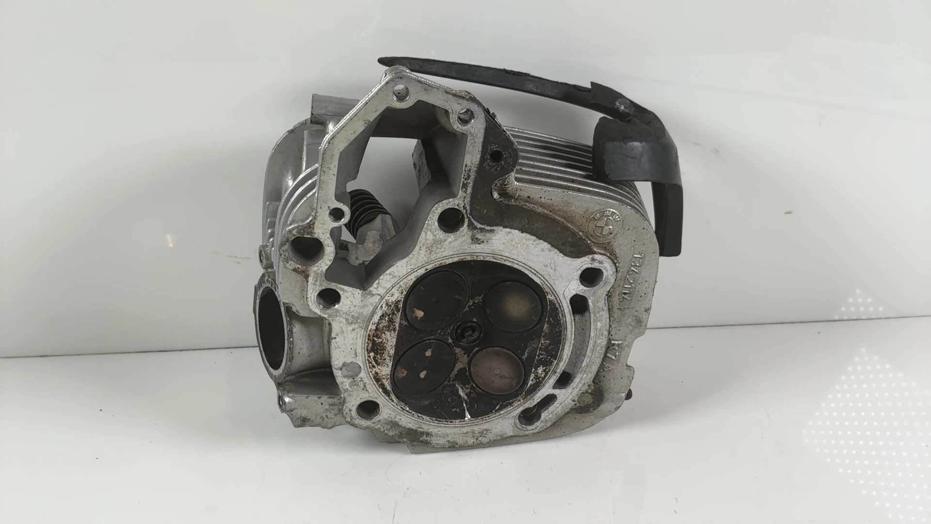 BMW R1150R R1150 1150cc Right Cylinder Head 2001-2006 OEM 11121342114 - Image 2