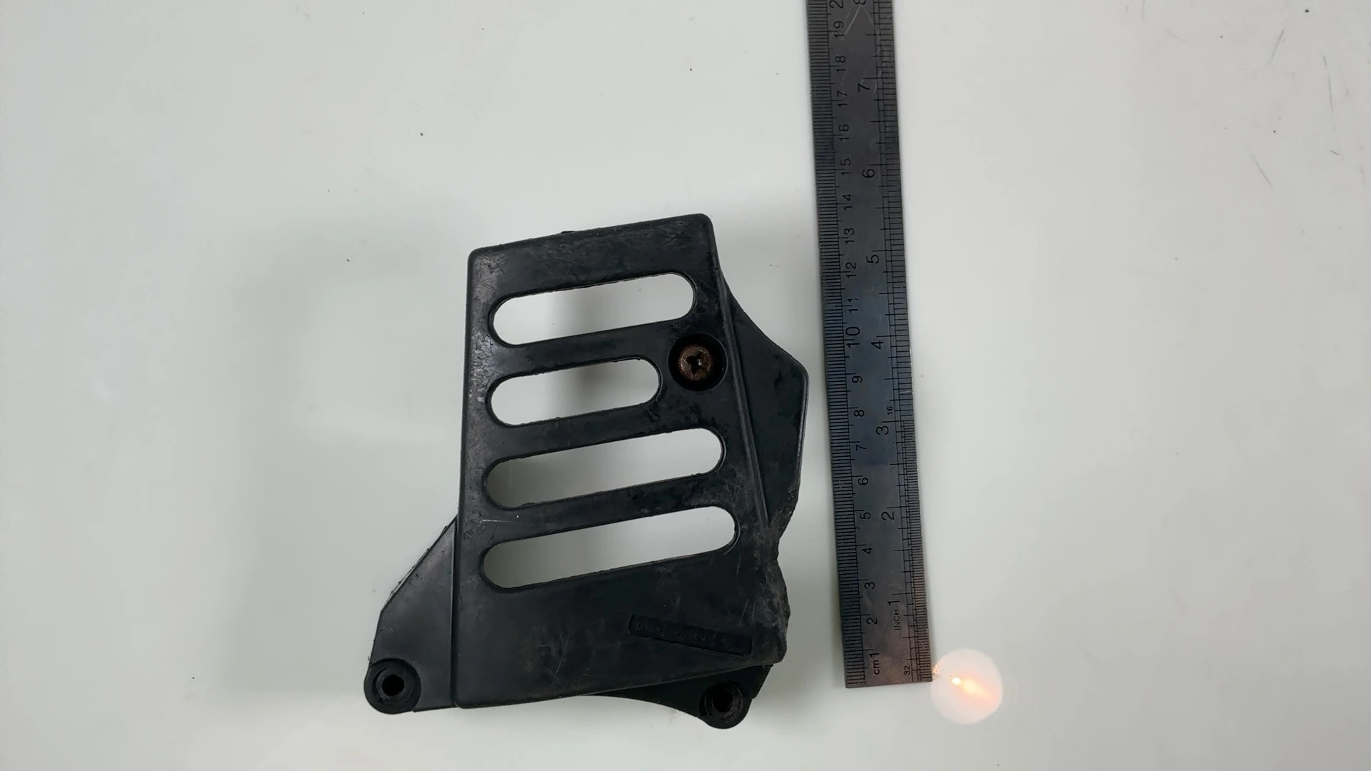 Kawasaki KE175 D 175cc Front Sprocket Chain Cover Guard 1980-1983 OEM 14026-1016 - Image 3