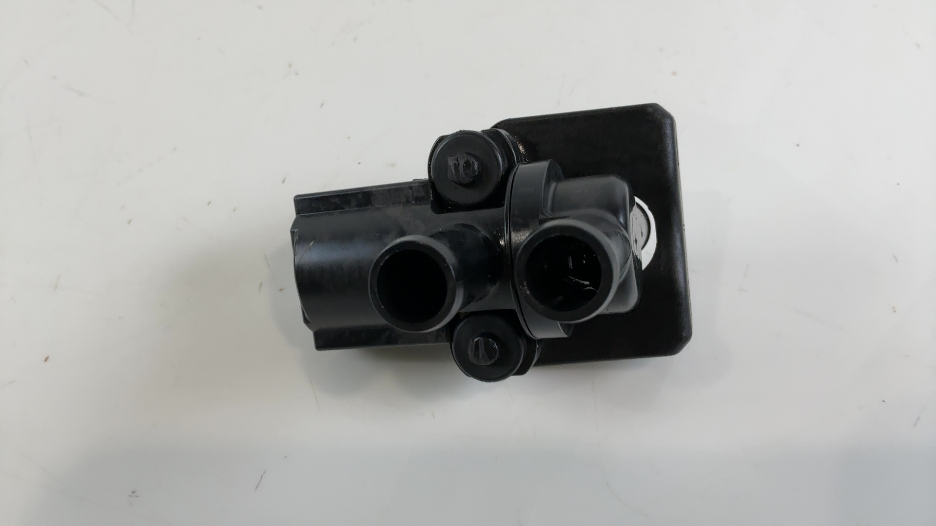Aprilia RSV4 Tuono V4 1100 Secondary Air Valve 2021-2026 OEM 857181 - Image 1