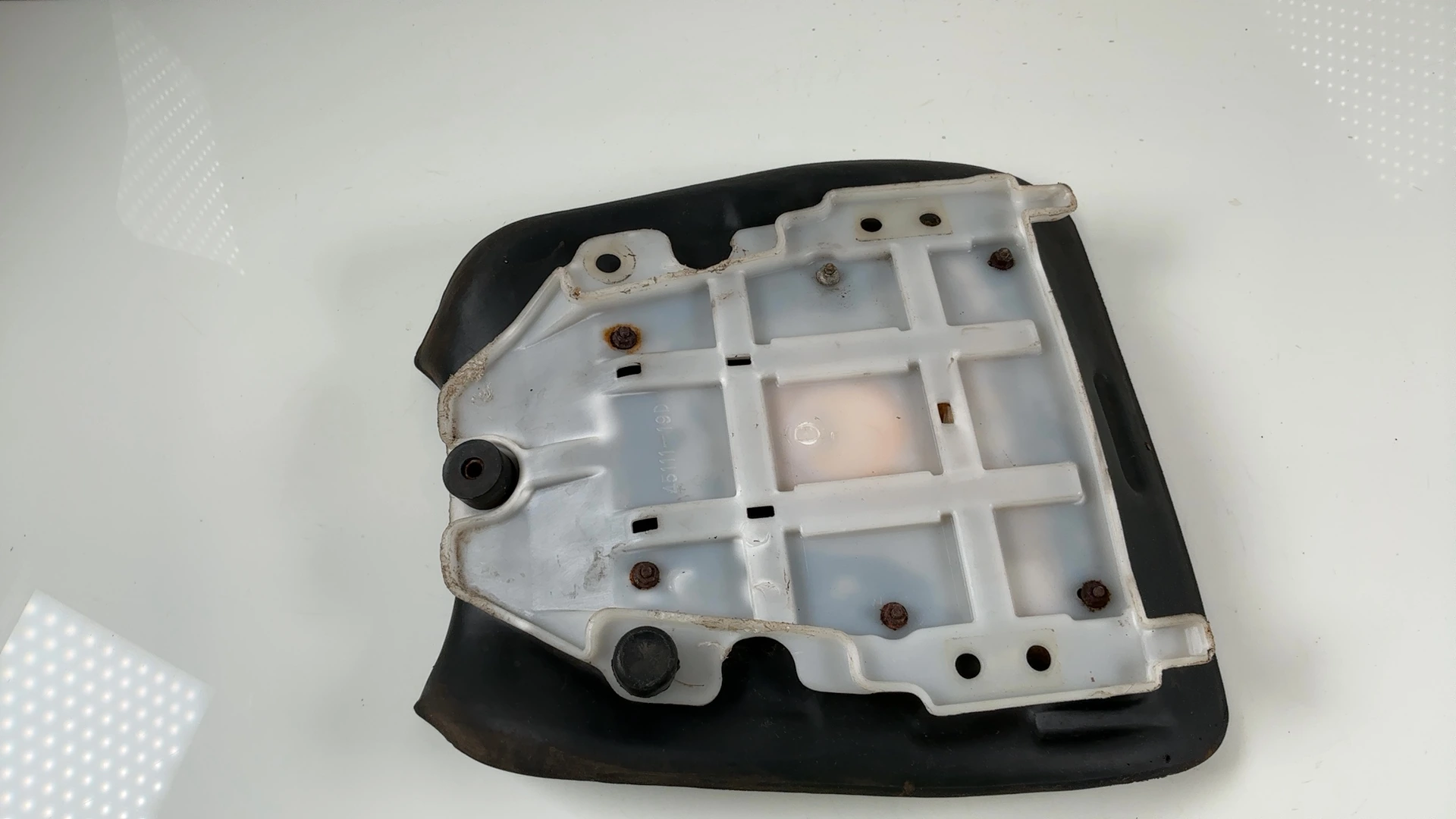 Suzuki RG 125 Gamma FUN NF13A 125cc Front Rider Seat 1992-1996 OEM 45111-19D00 - Image 2