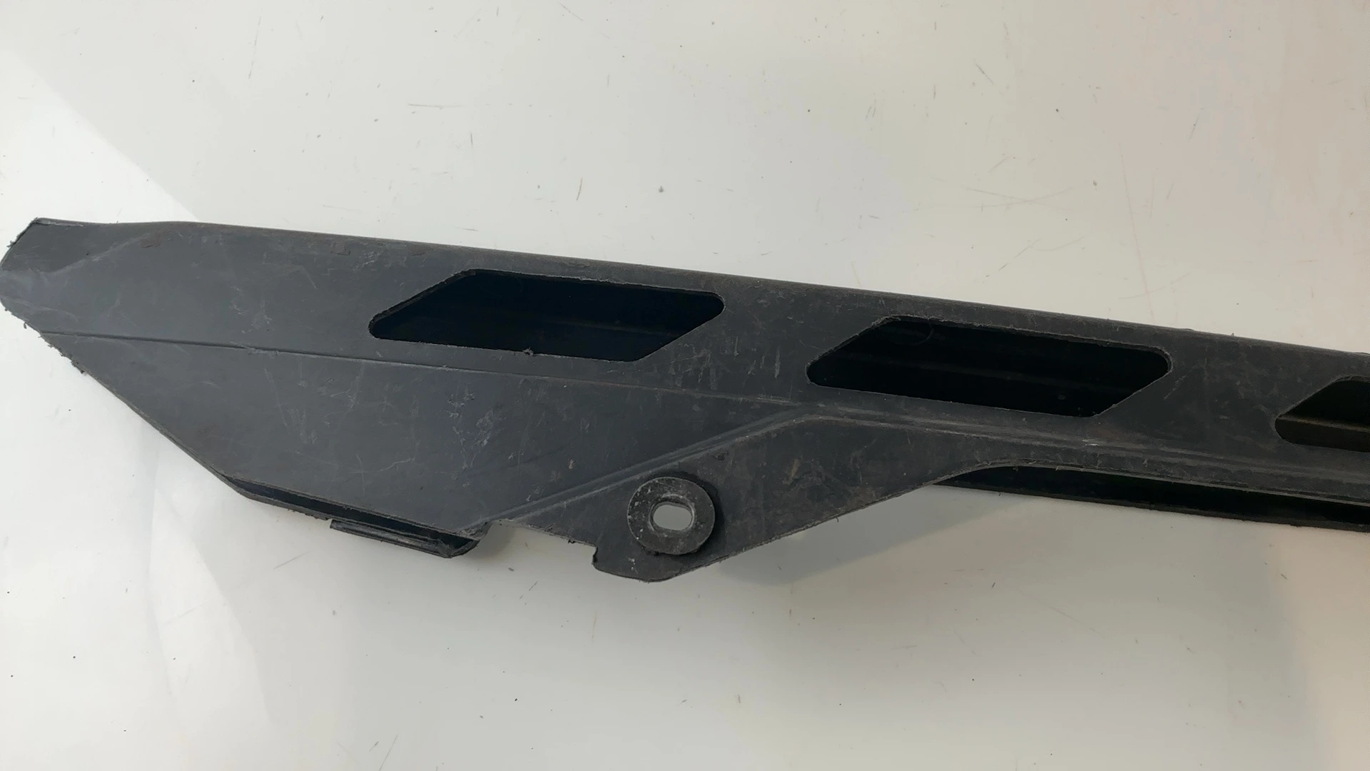 Honda CBX 750 F RC17 750cc Chain Guard 1984-1988 OEM 40510-MJ0-000 - Image 4