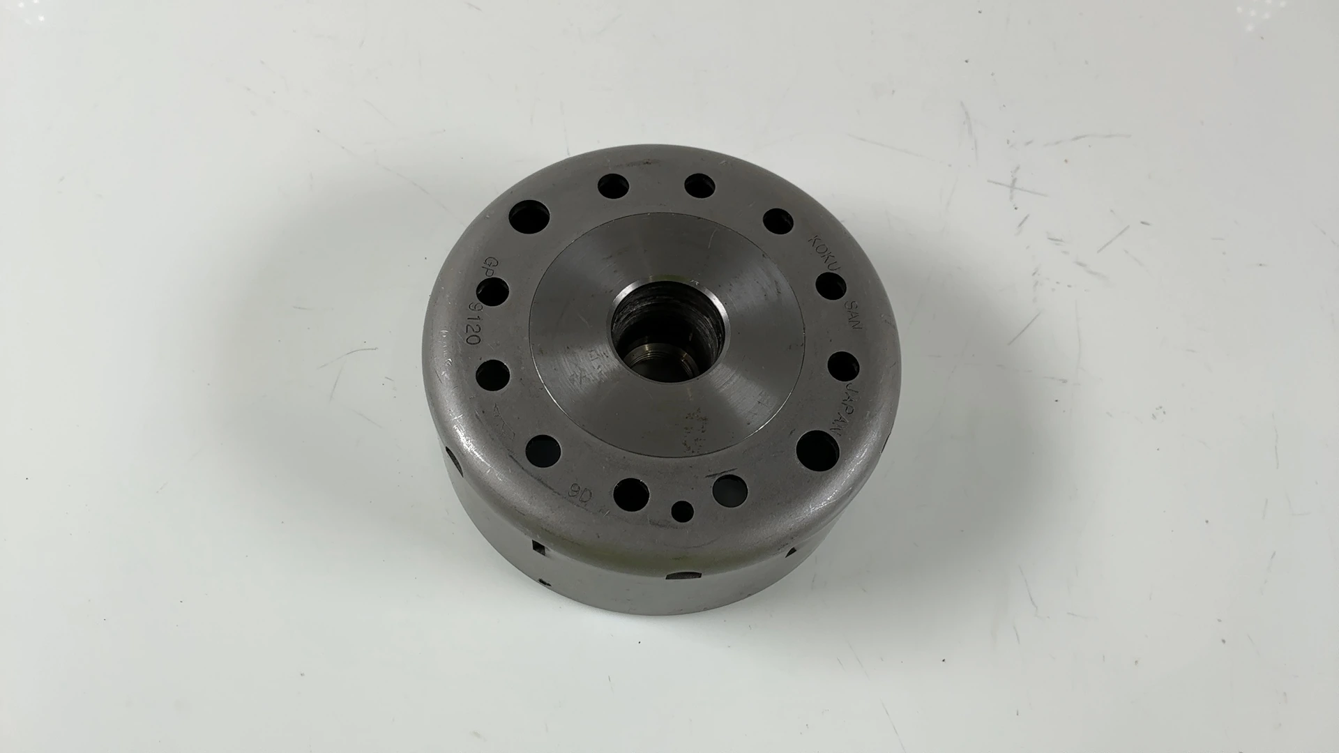Suzuki GSXR600 GSX-R600 600cc Flywheel Magneto Rotor 1997-2000 OEM 31402-33E00 - Image 1