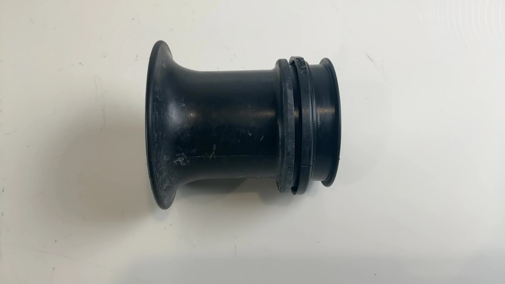 Suzuki GSX-R 600 K6 600CC Air Cleaner Outlet Tube 2006-2010 OEM 13881-01H01