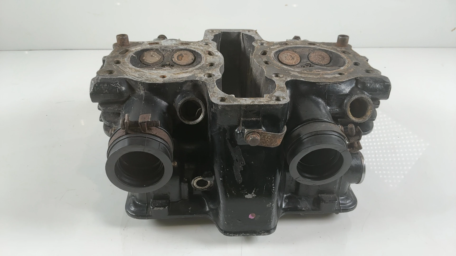 Honda V45 Magna VF750C 750cc Front Cylinder Head 1983-1985 OEM 12210-MB0-305 - Image 9