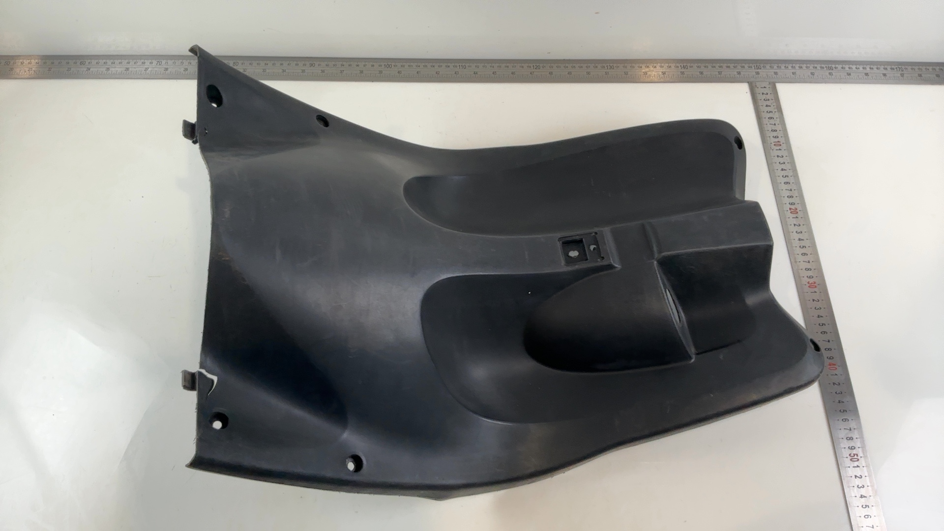 Yamaha Neo's YN50 50cc Inner Leg Shield Panel 2008-2015 OEM 5C2-F8312-00-00 - Image 2