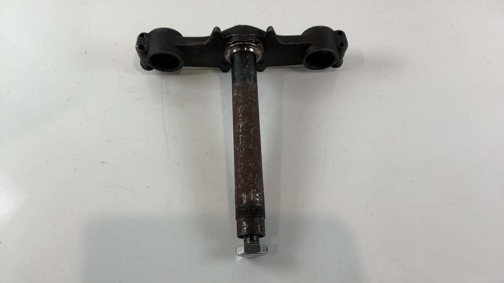 Kawasaki KZ650 Custom F1 650 Lower Fork Bridge 1980 OEM 44037-1025 - Image 3