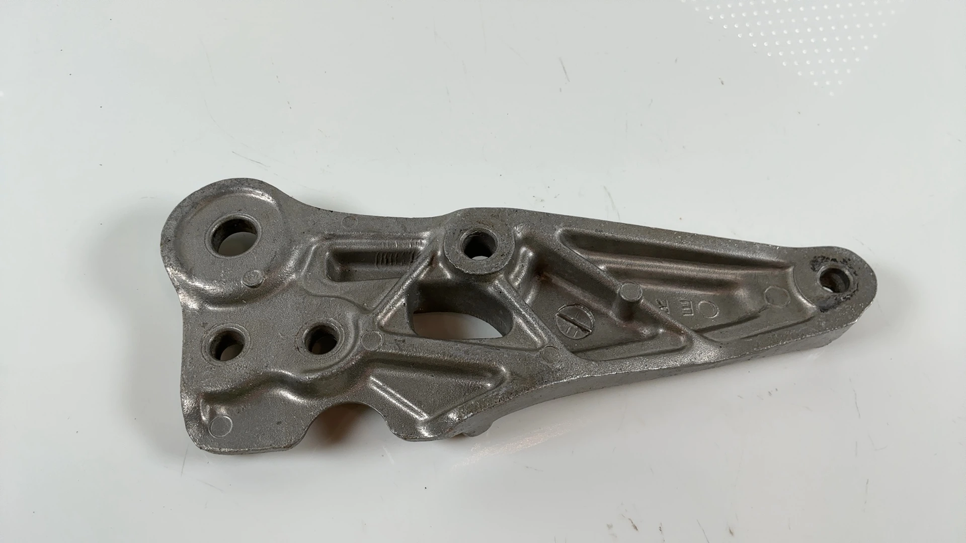 Suzuki GSX750E GS750E 750cc Right Footrest Bracket 1980 1981 OEM 43510-45400 - Image 2
