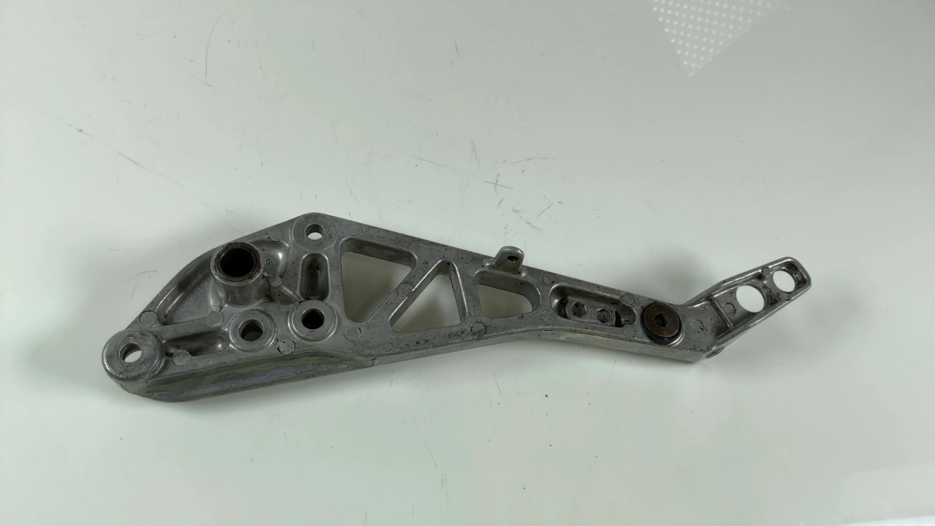 Honda VT250F MC08 250CC Front Right Footrest Bracket 1982-1984 OEM 50610-MB2-000 - Image 7