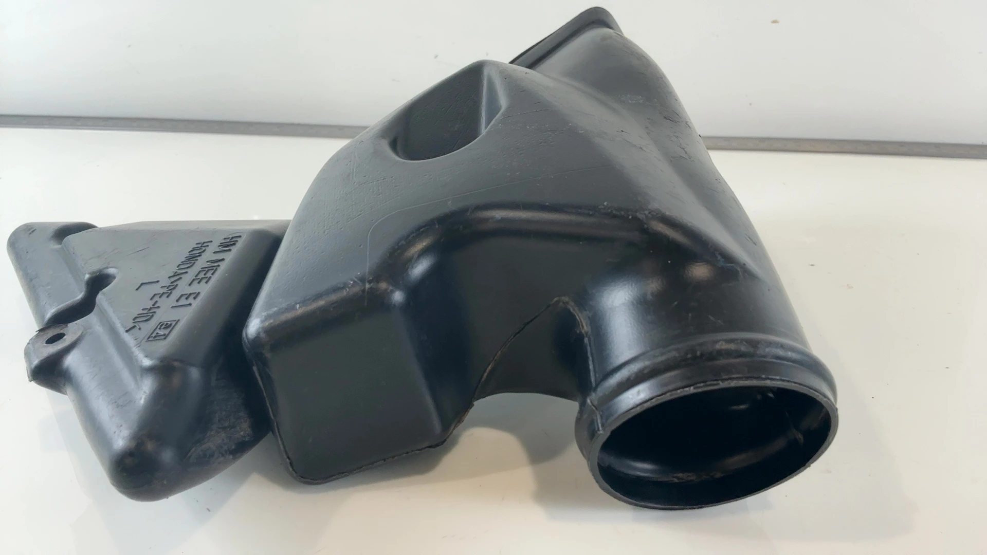 Honda CBR600RR PC37 600cc Left Ram Air Intake Duct Tube 2003 2004 64385-MEE-940 - Image 6