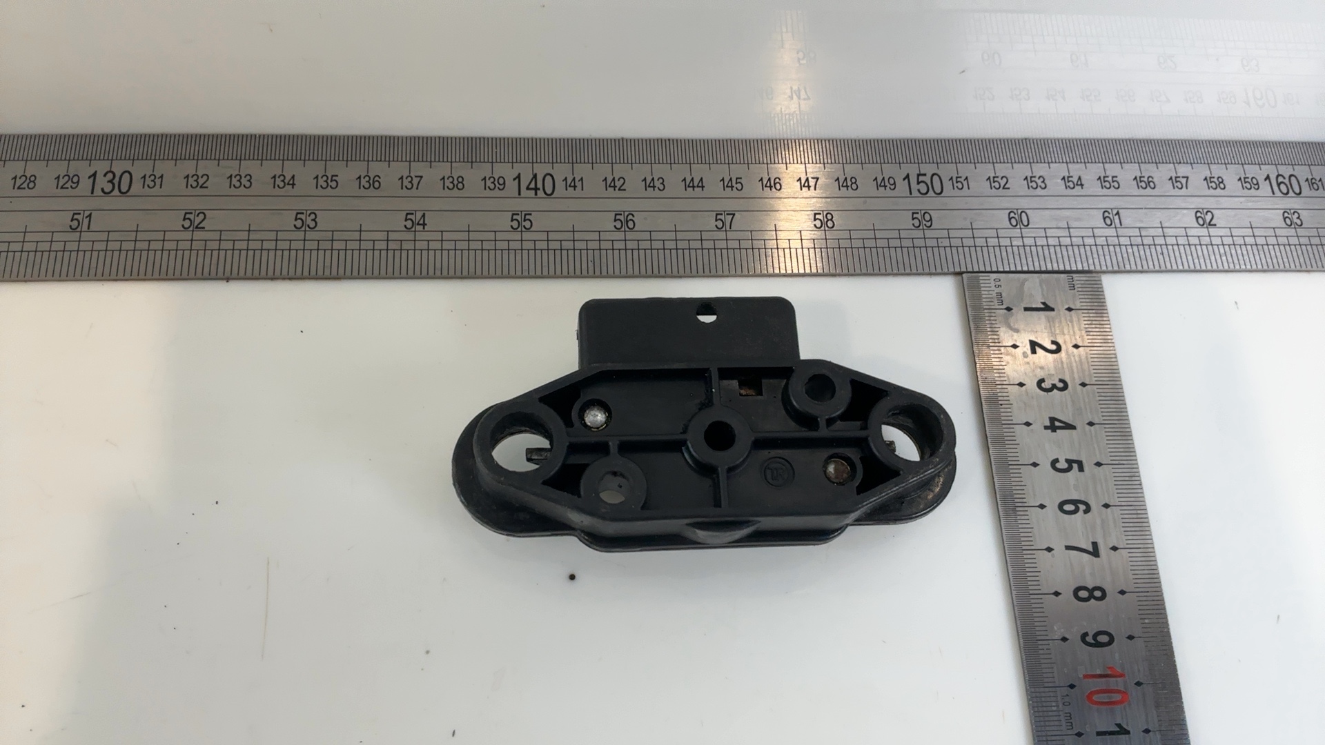 Suzuki GSX750F Katana 750 Seat Support Lock Latch Bracket 1989-1997 45220-47H00 - Image 4