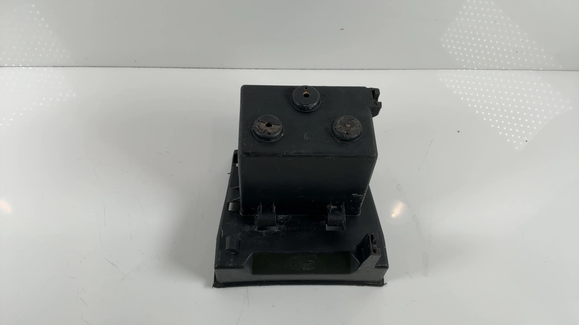 KAWASAKI GPZ900R ZX900A 900CC BATTERY BOX 1984-2003 OEM 32097-1102 - Image 2