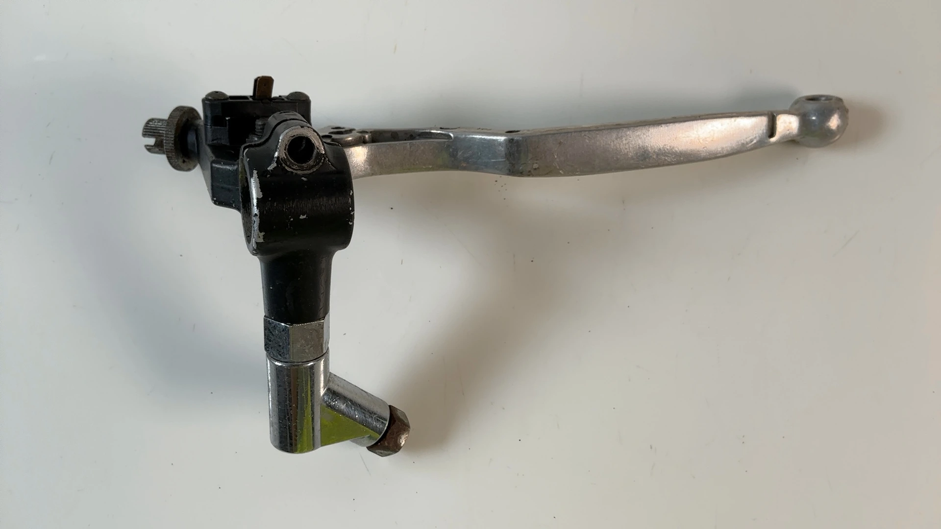 Suzuki Katana GSX750F 750cc Clutch Lever Perch Assembly 1998-01 OEM 57500-26E00 - Image 2