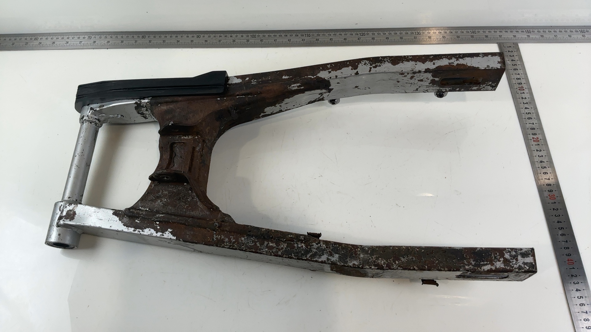 Honda CBR1000F SC21 1000cc Rear Swingarm 1987 1988 OEM 52100-MM5-000 - Image 3