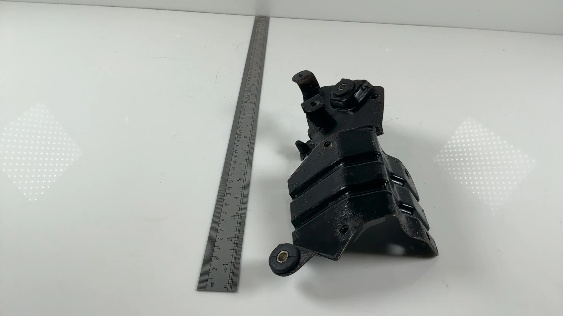 Suzuki GS700E GS700 700cc Electrical Bracket Shield Panel 1984-85 47410-31300 - Image 4