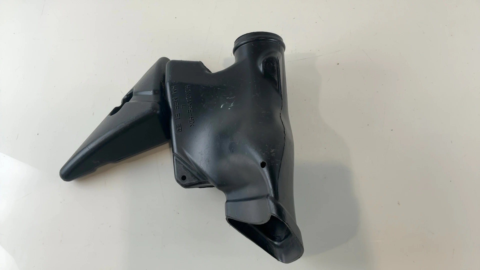 Honda CBR600RR PC37 600cc Left Ram Air Intake Duct Tube 2003 2004 64385-MEE-940 - Image 1