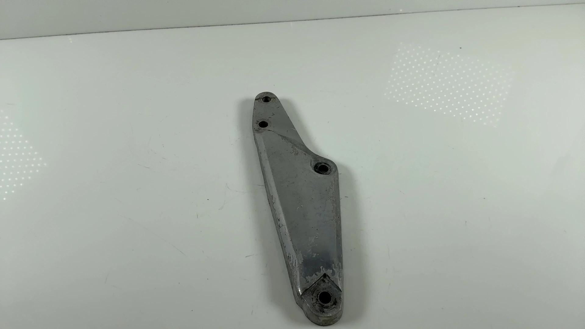 Suzuki GS650 GS650G 650cc Left Muffler Footrest Bracket 1981-83 OEM 43821-34210 - Image 3