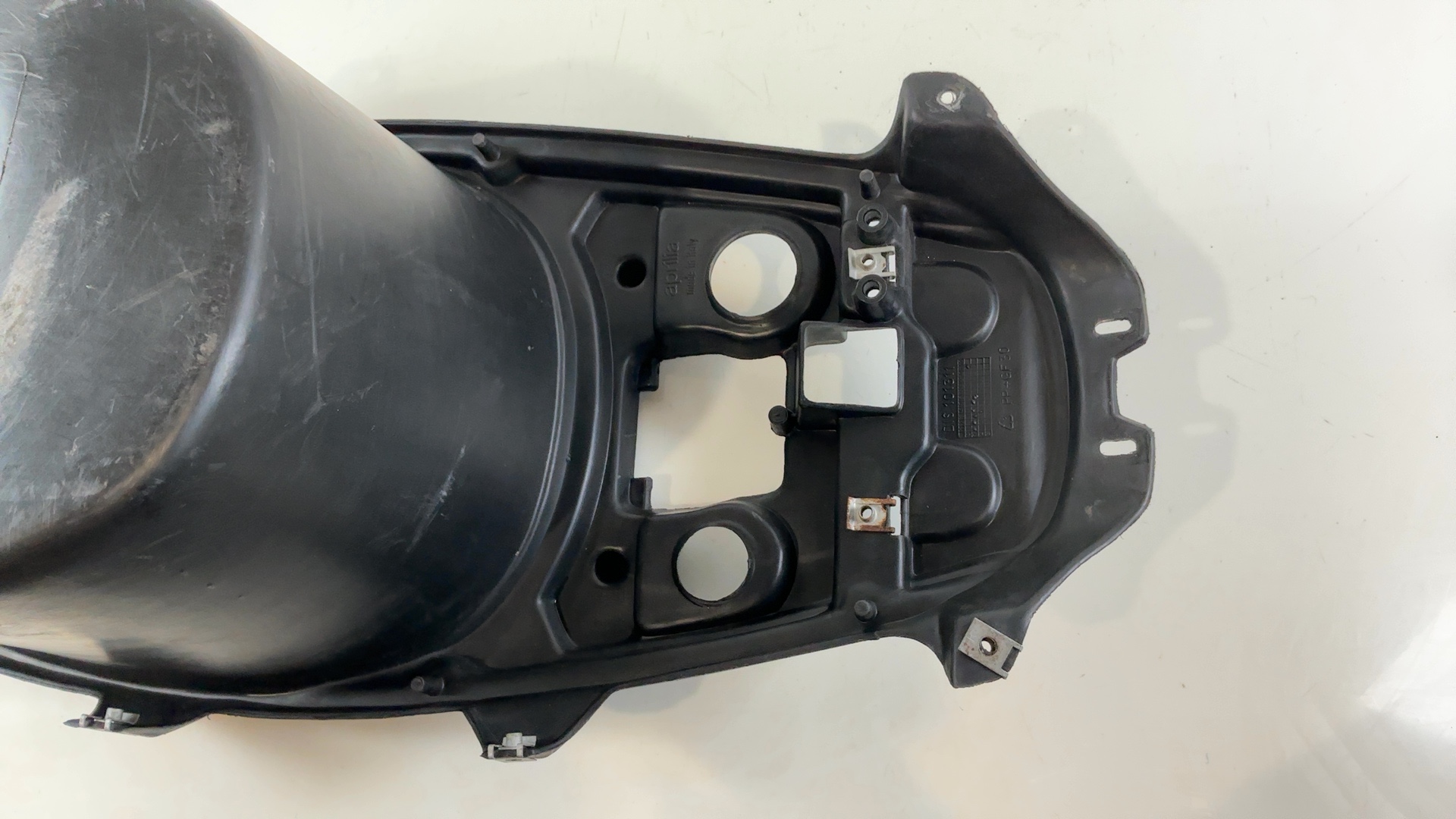 Aprilia SR 50 2nd Gen 50CC Under Seat Storage Box 1999-2003 OEM AP8144208 - Image 5