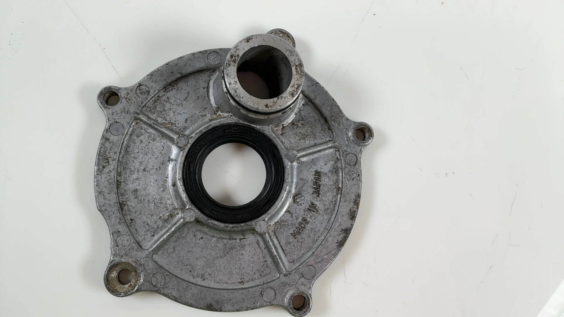 Suzuki GP100 GP-100 100cc Rotary Disc Outer Valve Cover 1978-82 OEM 12450-39200